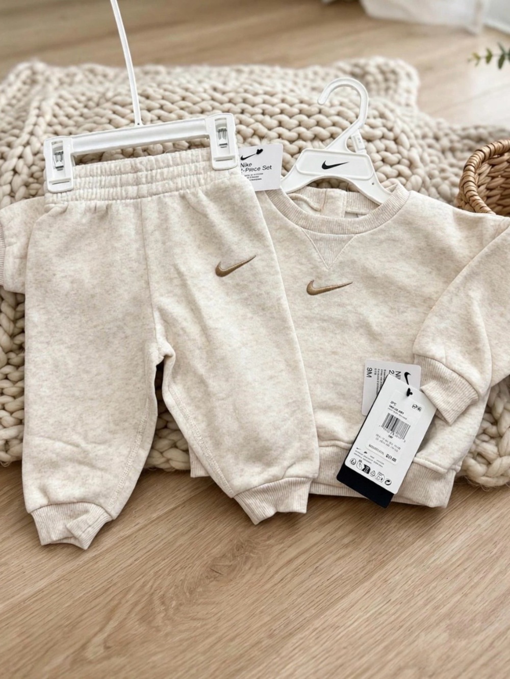 Nike Toddler Cream Sweatpants - Two-Piece Set size 9 M